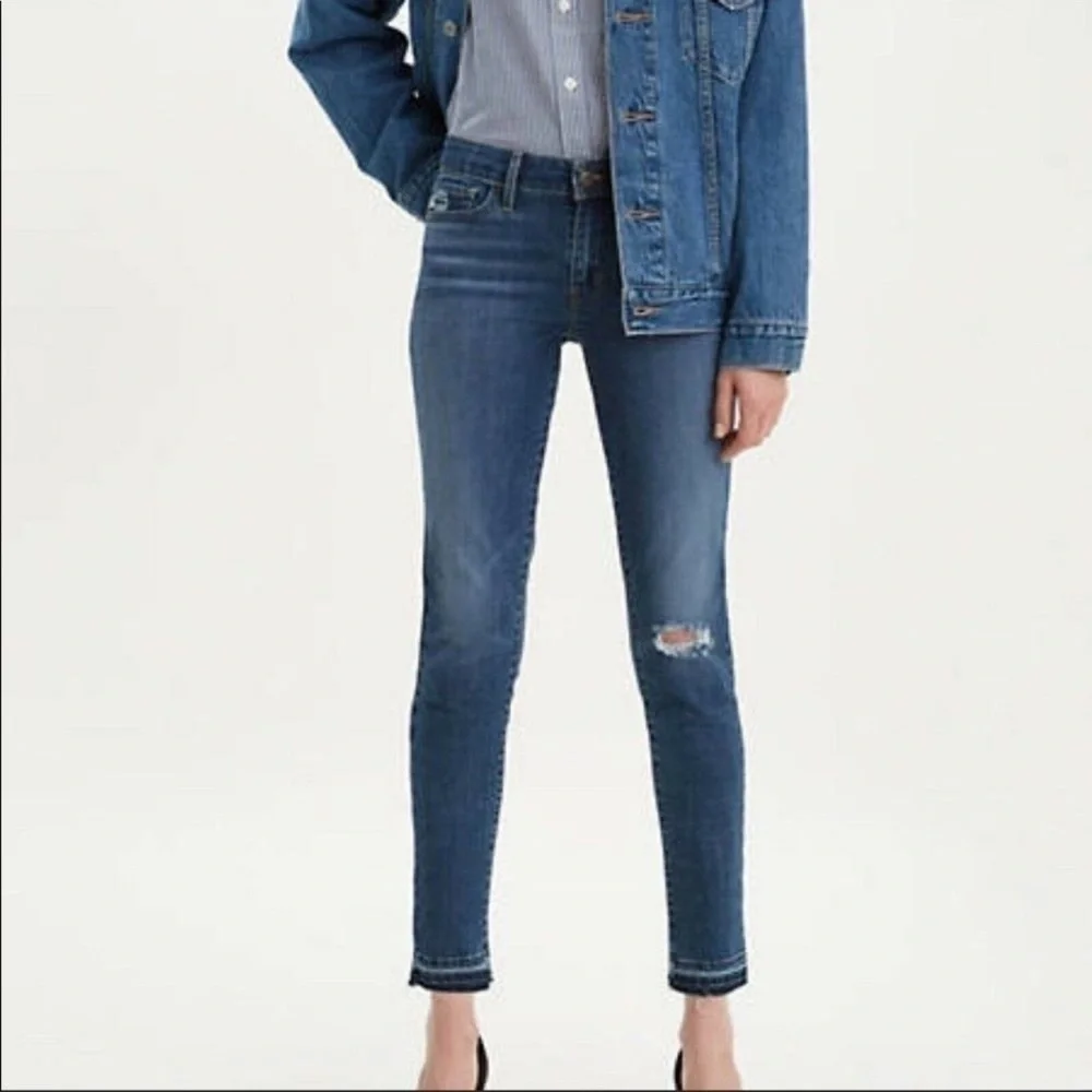 Levi’s 711 Distressed Skinny Ankle Jean size 28